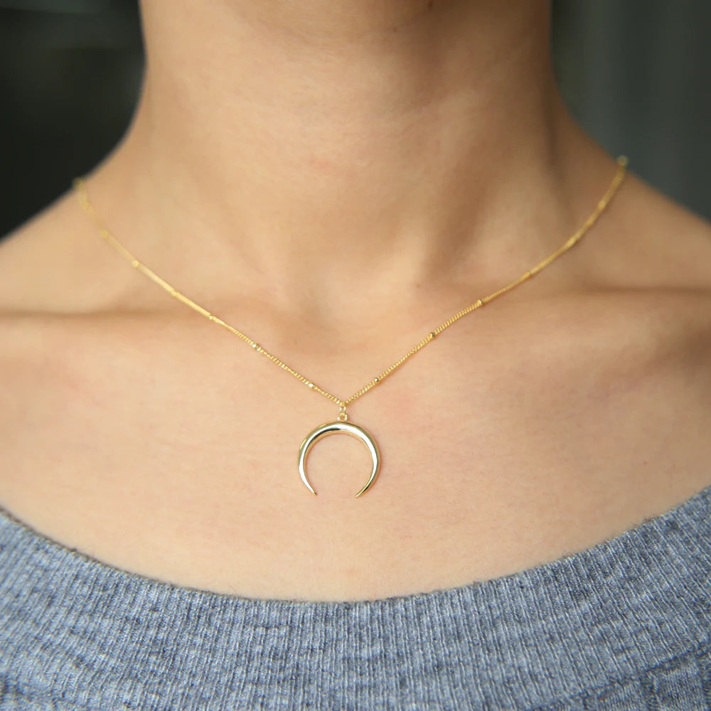 Crescente Moon Necklace